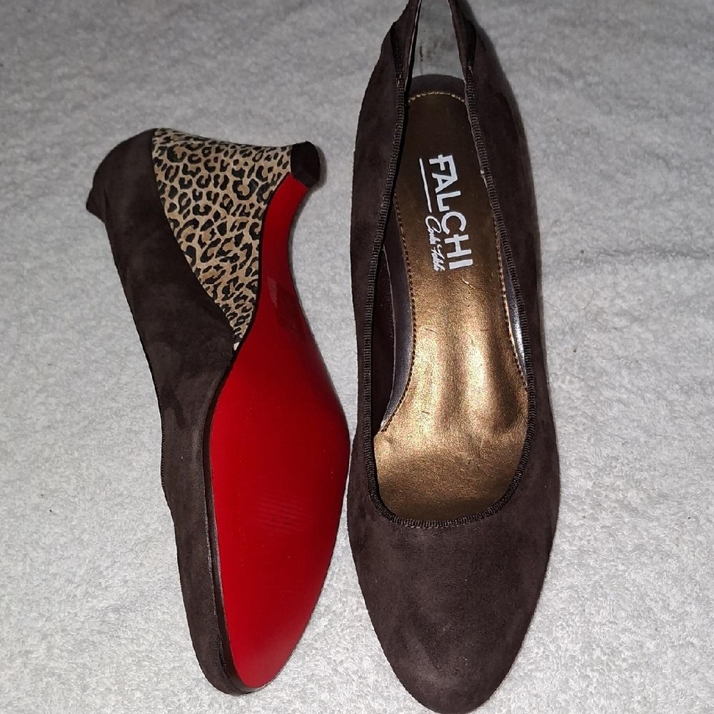 Carlos Falchi Brown Suede Pumps